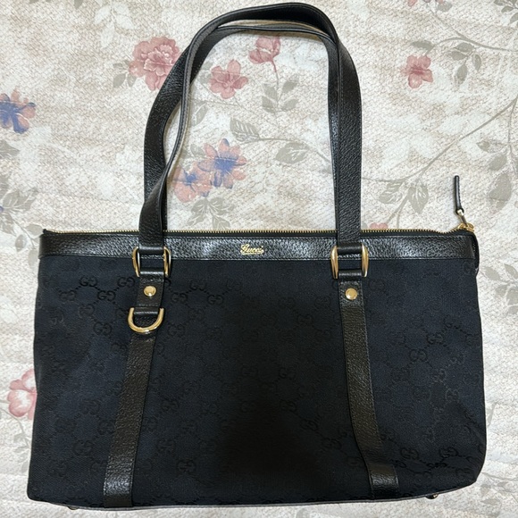 Gucci canvas gg logo handbag. Black. Nw/out tags. 5” wide x 8.5” high. - Picture 2 of 7